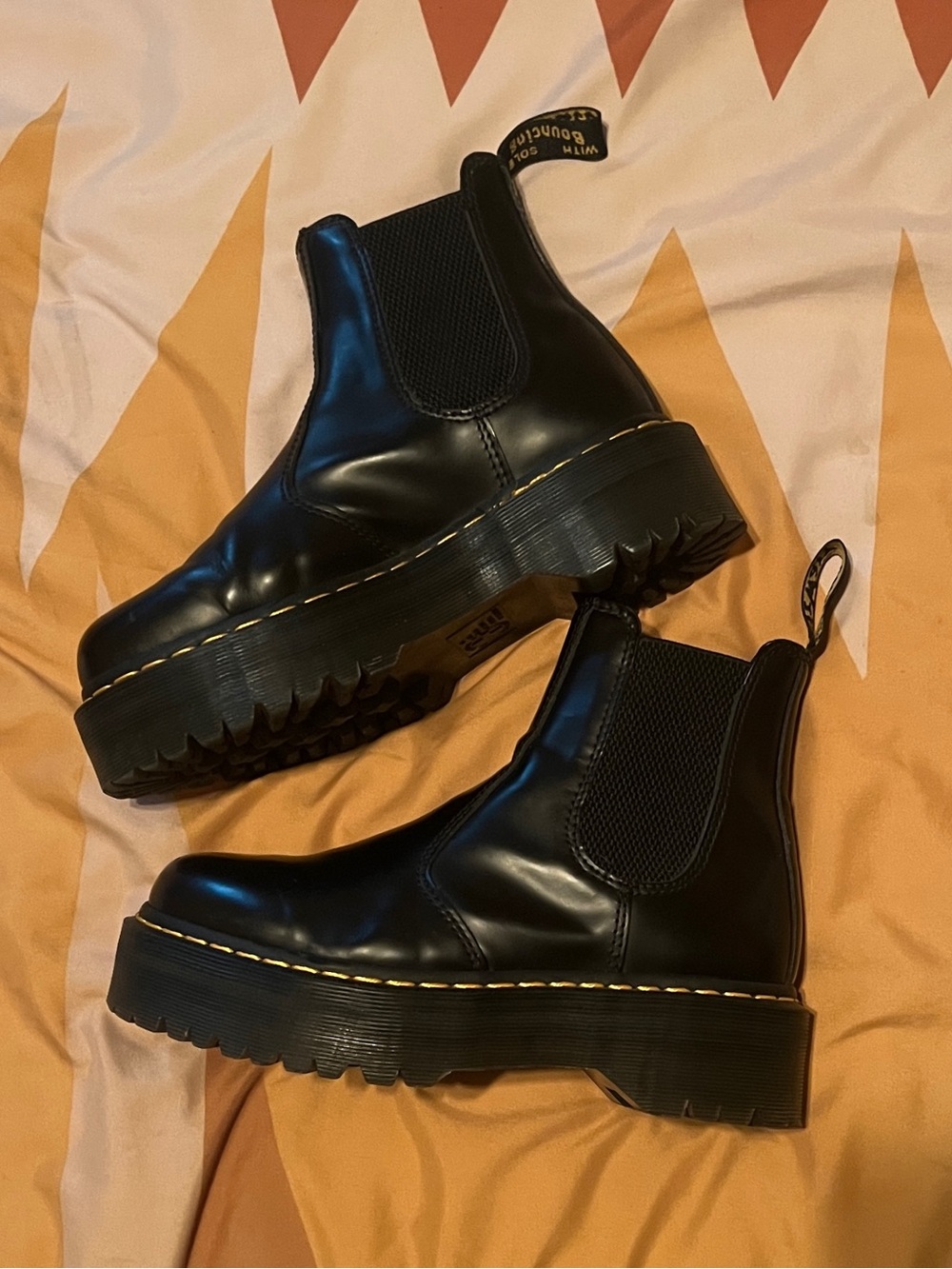 Dr. Martens platform black leather boots~ great condition!